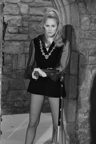 TON_UA044: Ursula Andress