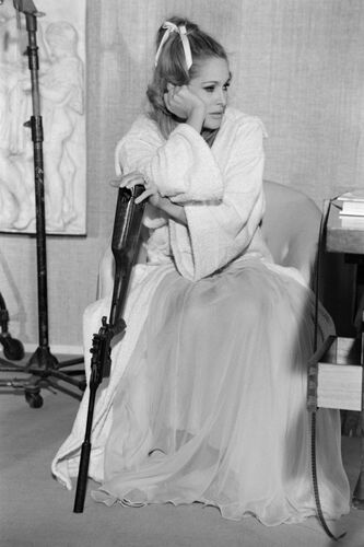 TON_UA045: Ursula Andress