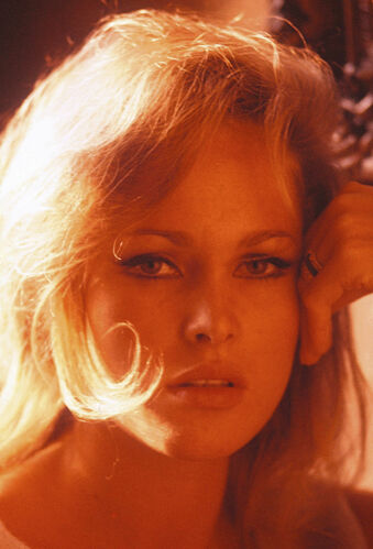 TON_UA046: Ursula Andress