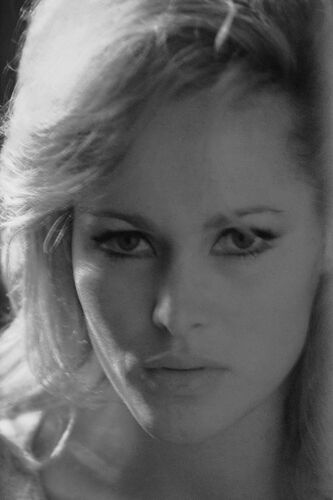 TON_UA047: Ursula Andress