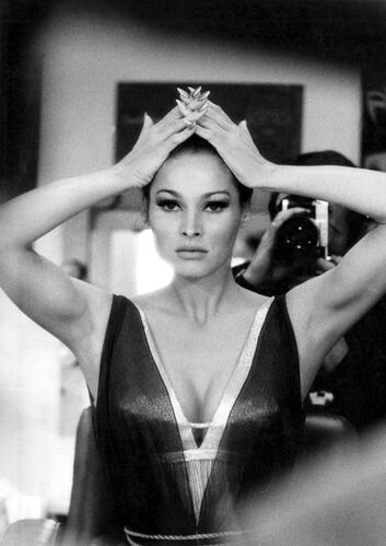 TON_UA051: Ursula Andress