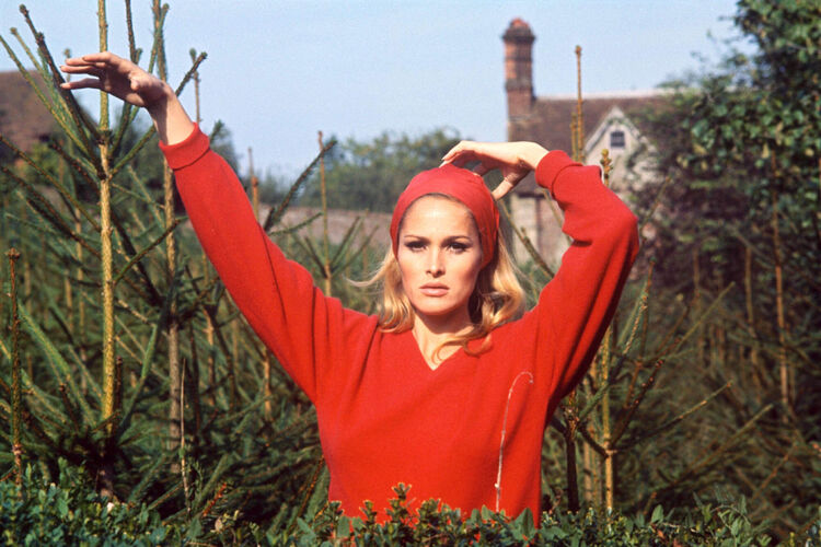 TON_UA053: Ursula Andress
