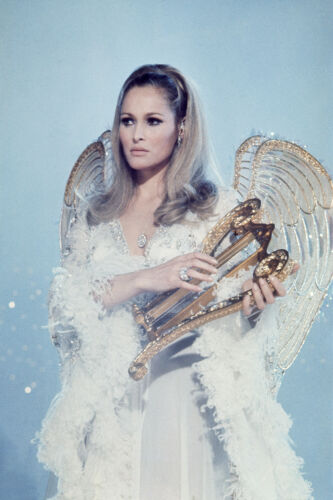 TON_UA055: Ursula Andress