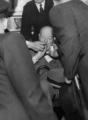 TON_WC003: Churchill Leaves Hospital