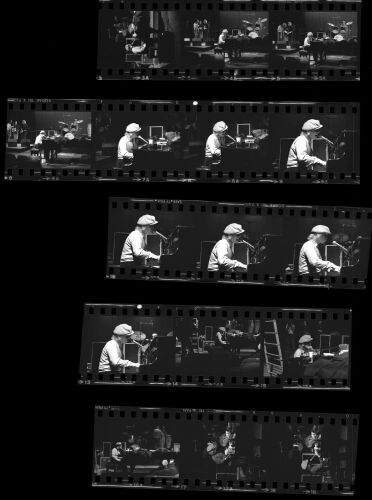 TV_Contact_084: Elton John