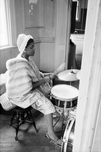 TW_DW003: Dinah Washington in a rare role reversal
