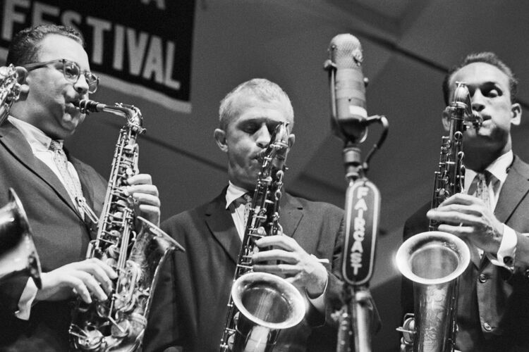 TW_N22_43: Lennie Niehaus, Bill Perkins, and Wayne Dunstan?????