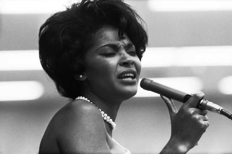 TW_NW010: Nancy Wilson