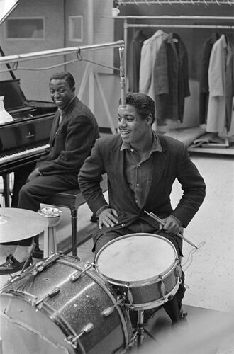 TW_PU011: The Funk Brothers band