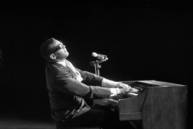 TW_RC010: Ray Charles